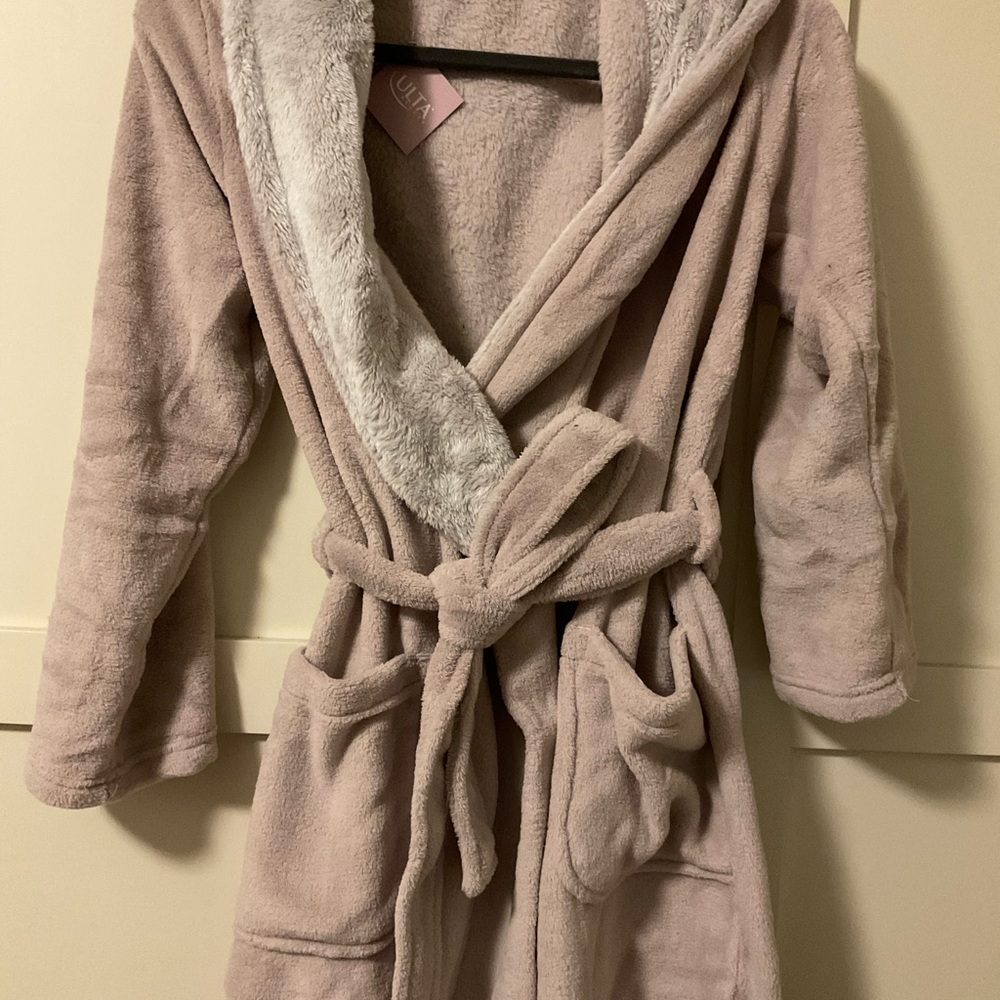 Ulta Super Soft Plush Robe Medium - Picture 2 of 3